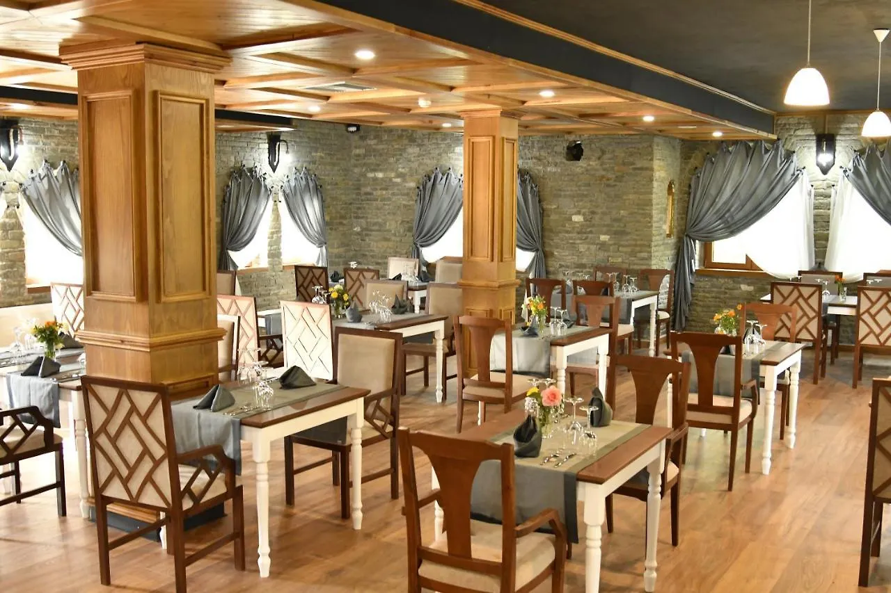 Hotel Restaurant Emblema Petrele